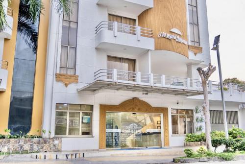 Howard Johnson by Wyndham Barranquilla Versalles - Best Pool Hotels in Colombia