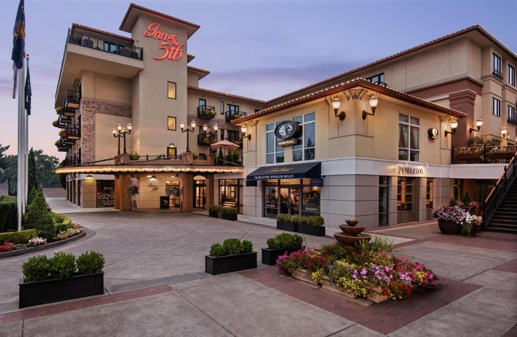 Inn at the 5th - Best Hotels in Eugene