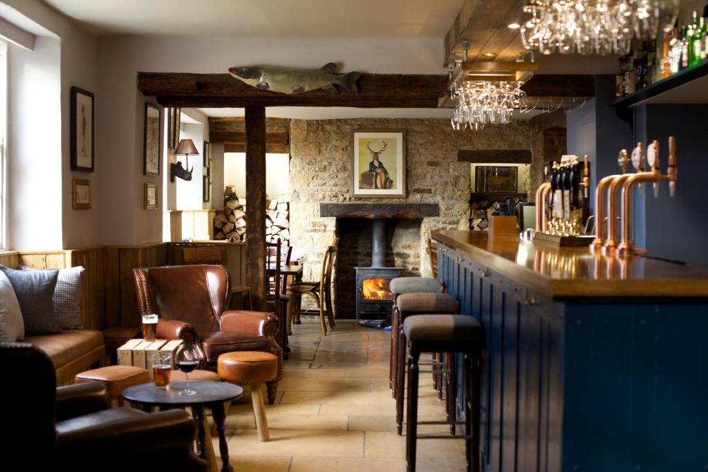The Trout at Tadpole Bridge - Best Hotels in Oxfordshire