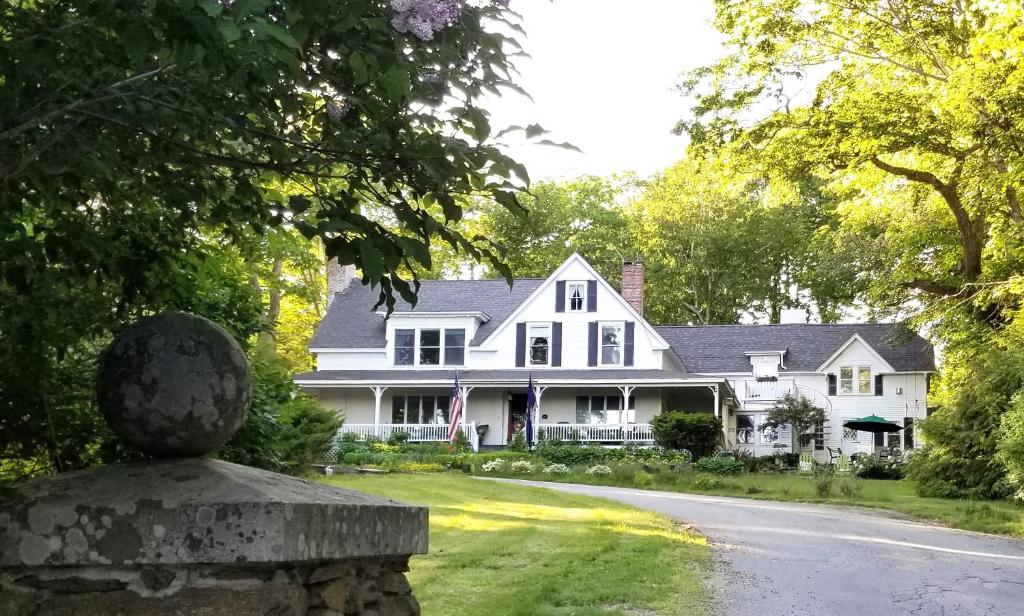 Timbercliffe Cottage Inn - Best Hotels in Camden