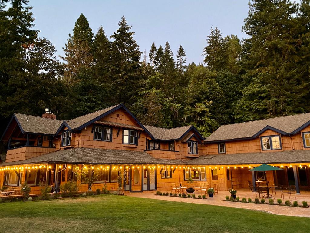 Mount Tom House - Best Hotels in the Willamette Valley