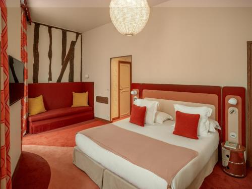 Hôtel Saint-André des Arts - Best Hotels with Free Breakfast in Paris