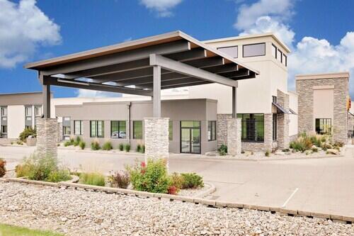 Brookings Inn - Best Pool Hotels in South Dakota