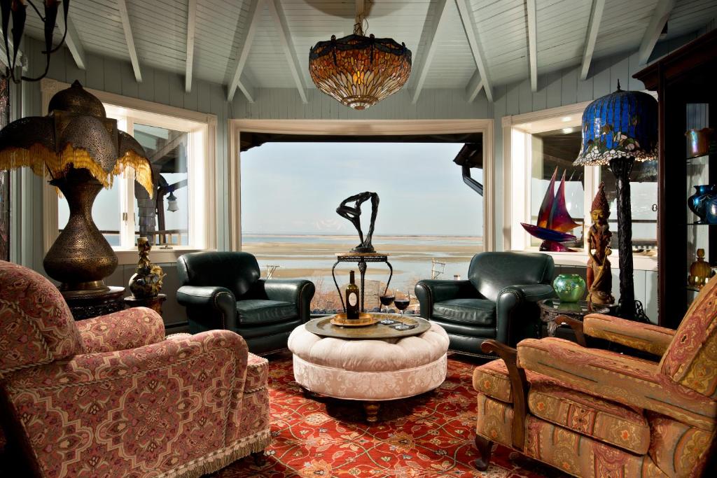Lands End Inn - Adults Only - Best Luxury Hotels on Cape Cod