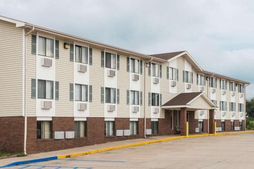 hotels with suites in Columbia