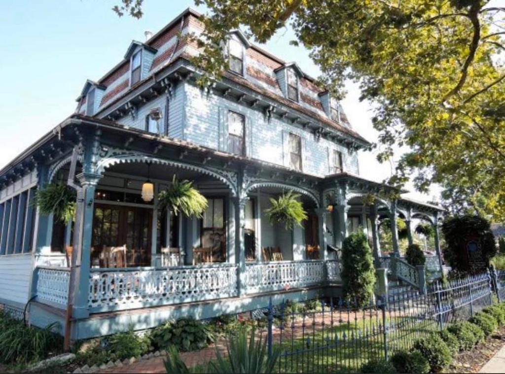 The Hugh Boutique B&B - Best Hotels in Cape May