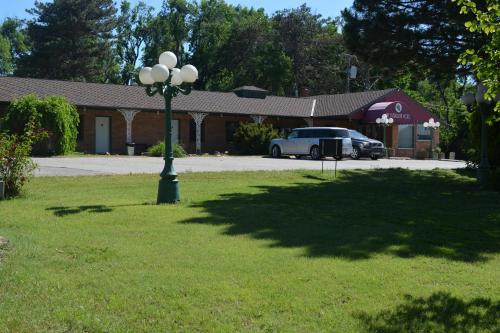 The Evergreen Motel in Kansas