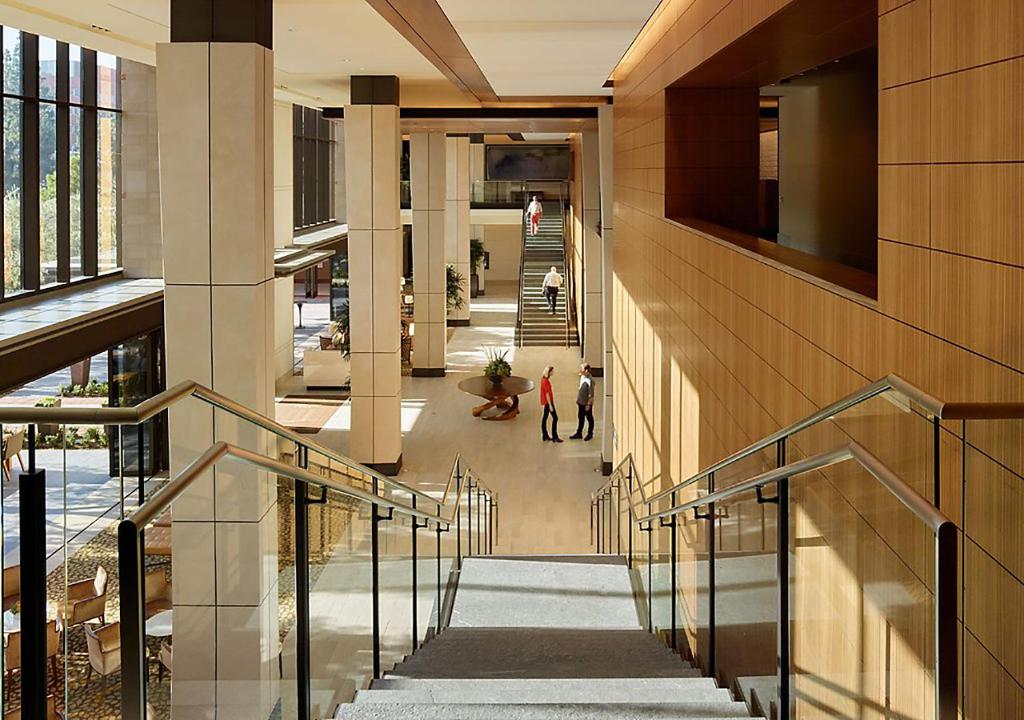 Luskin Hotel - Best Business Hotels in Los Angeles, CA