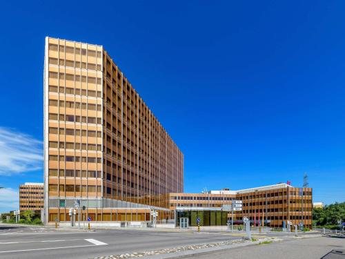 Mövenpick Hotel Geneva - Best Hotels with Airport Shuttle Service in Switzerland