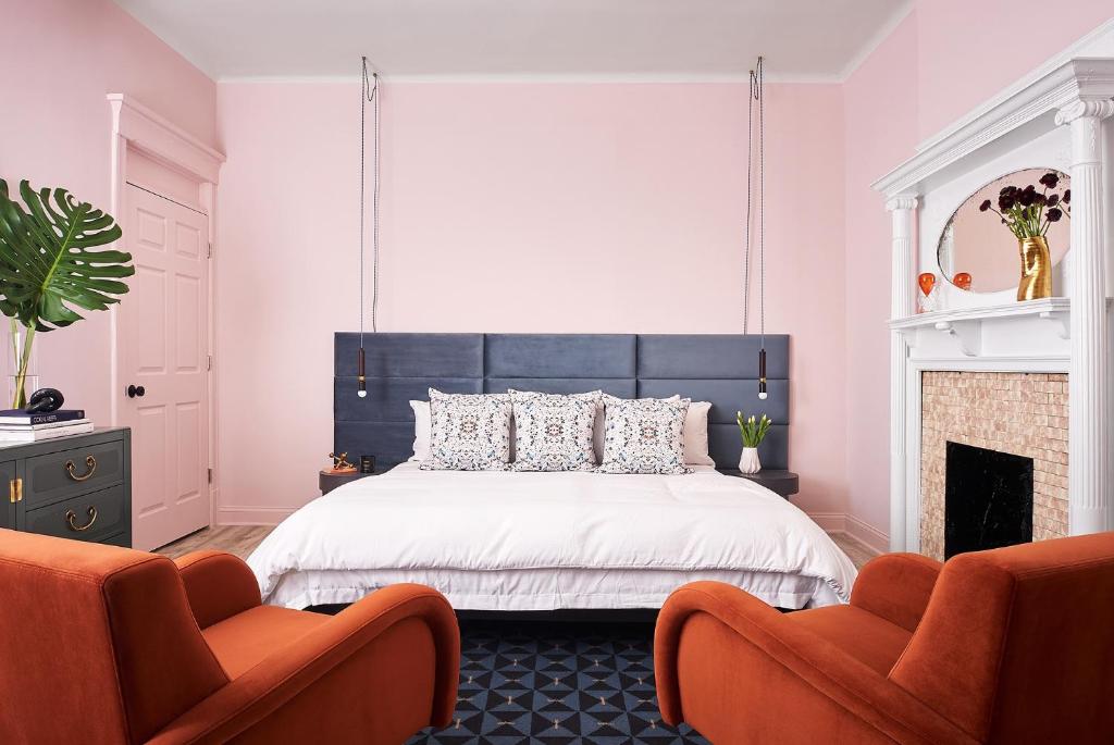 The Neighborhood Hotel Lincoln Park - Cool Hotels in Chicago