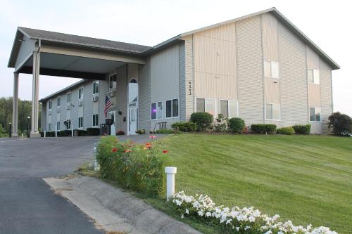 hotels with suites in Michigan