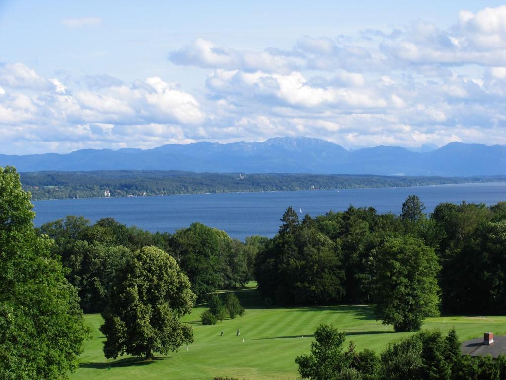 Golfhotel Kaiserin Elisabeth - Best Golf Hotels in Munich