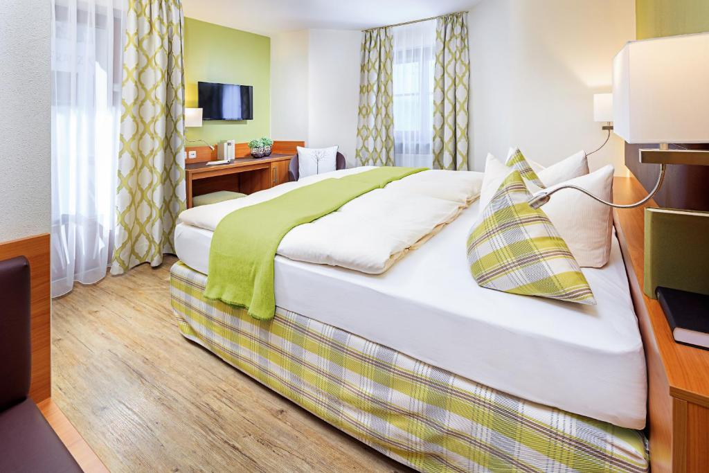 Altstadt-Hotel Zum Hechten - Best Hotels in Bavaria