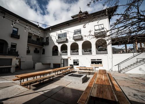 LOGE Leavenworth - Best Hotels in Washington State