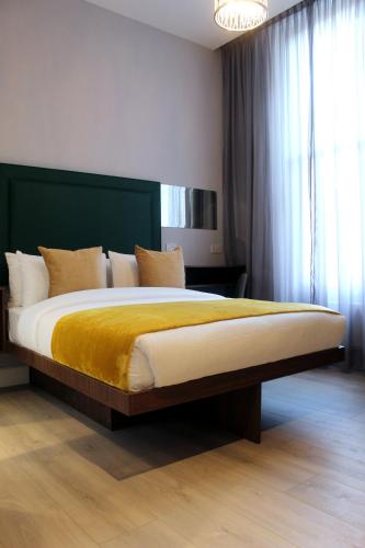 CG Kensington - Best Hotels with Free Breakfast in London, England