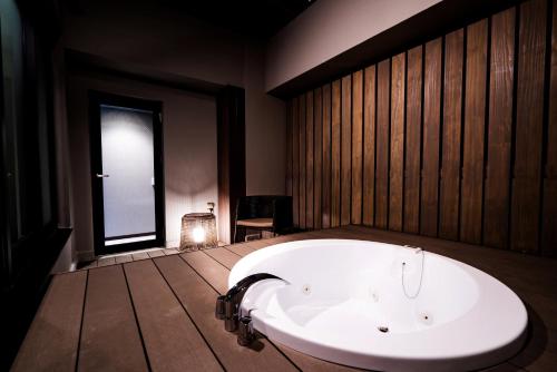 Randor Hotel Namba Osaka Suites - Affordable Hotels in Osaka