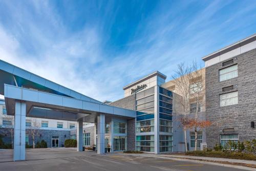 Radisson Hotel & Conference Centre Calgary Airport - Best Hotels with Airport Shuttle Service in Calgary