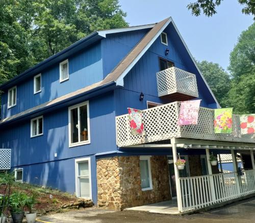 Lil Black Bear Inn - Best Hotels with Free Breakfast in Indiana