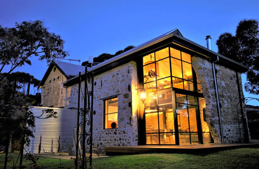 The Old Chaff Mill Organic Vineyard Retreat - Best Hotels in South Australia