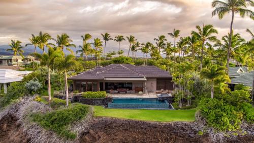 Mauna Lani Luxury Vacation Villas - CoralTree Residence Collection - Best Hotels in Hawaii - The Big Island, HI