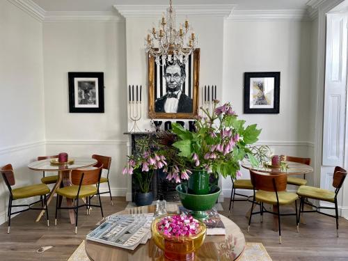 The Bishop and The Bison - Hotels with Parking in York