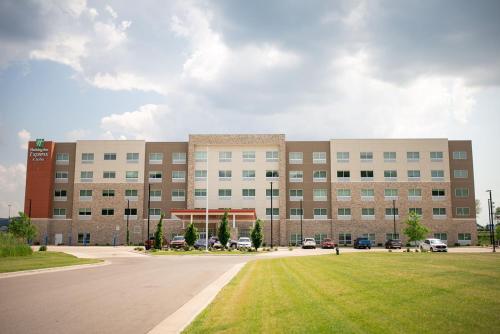 Holiday Inn Express & Suites Onalaska - La Crosse Area, an IHG Hotel