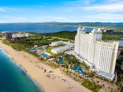 Riu Emerald Bay - All Inclusive - Best Pool Hotels in Mazatlan