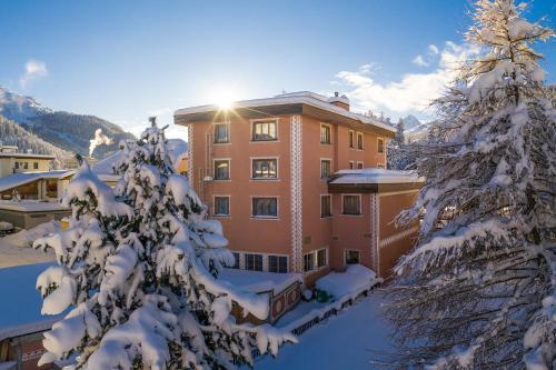 Hotel Corvatsch - Web Check-in - Best Hotels in Grisons