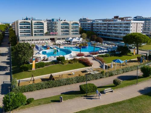 Aparthotel Imperial - Best Beach Hotels in Capri