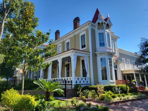 Thomas Weihs Haus - Best Hotels in Savannah