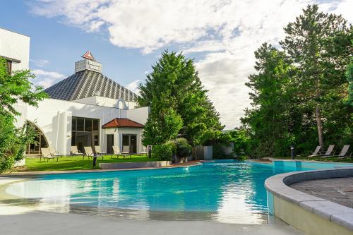 Eventhotel Pyramide - Best Pool Hotels in Vienna