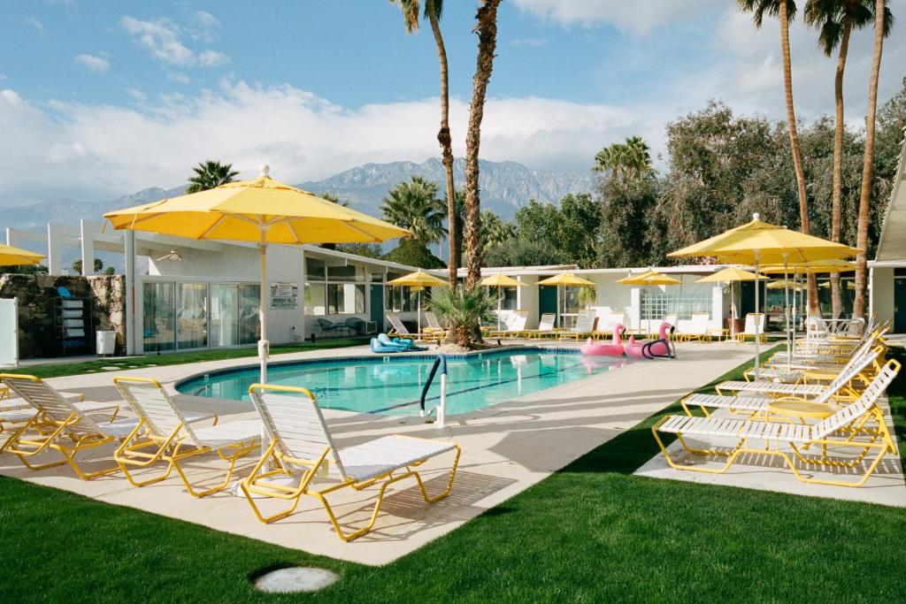 The Monkey Tree Hotel - Cool Hotels in California