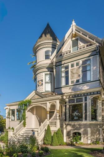 The George - Luxury Boutique Inn - Best Hotels in Napa