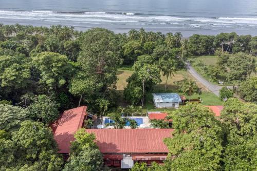 Hotel Playa Bejuco - Best Hotels with Free Breakfast in Costa Rica
