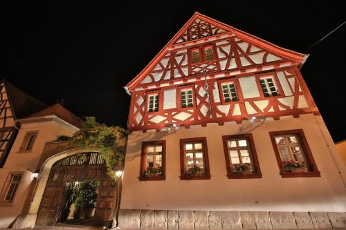 Weinhaus Henninger - Best Hotels in Rhineland-Palatinate