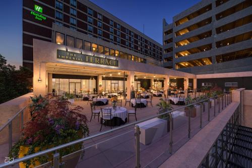 suite hotels in Lancaster