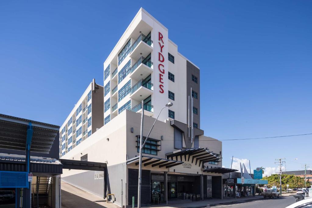 Rydges Mackay Suites - Best Hotels with Free Breakfast in Great Barrier Reef