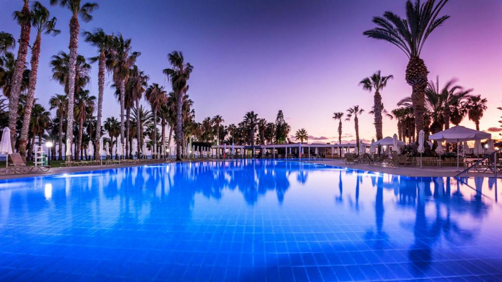 Louis Phaethon Beach - Best Pool Hotels in Cyprus
