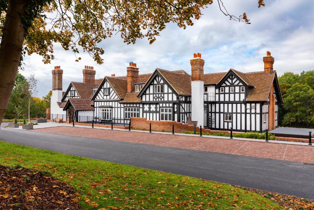 The Springs Resort & Golf Club - Best Pool Hotels in England