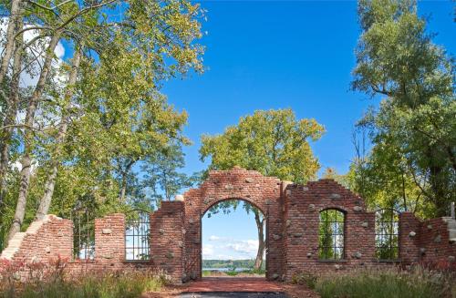 Hutton Brickyards Riverfront Hotel & Venue - Best Hotels in New York State, USA