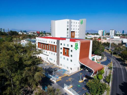 Holiday Inn Guadalajara Patria-Universidad by IHG - Best Pool Hotels in Guadalajara