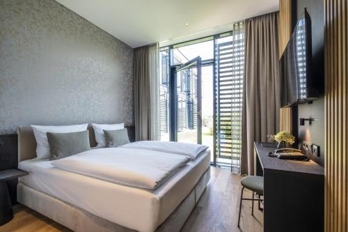 Hotel Breitenburg - Best Hotels in Schleswig-Holstein