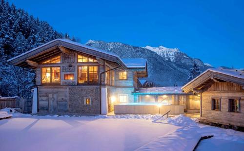 Verwöhnhotel Kristall - Best Beach Hotels in Innsbruck