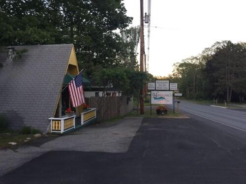Hanscom's Motel & Cottages - Best Pet-Friendly Hotels in Bar Harbor, ME