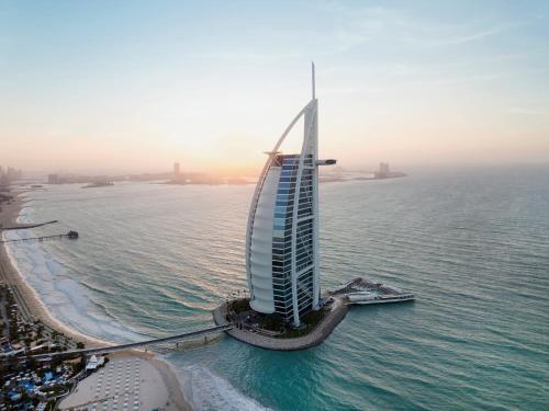 Jumeirah Burj Al Arab Dubai - Hotels with Pools in Dubai