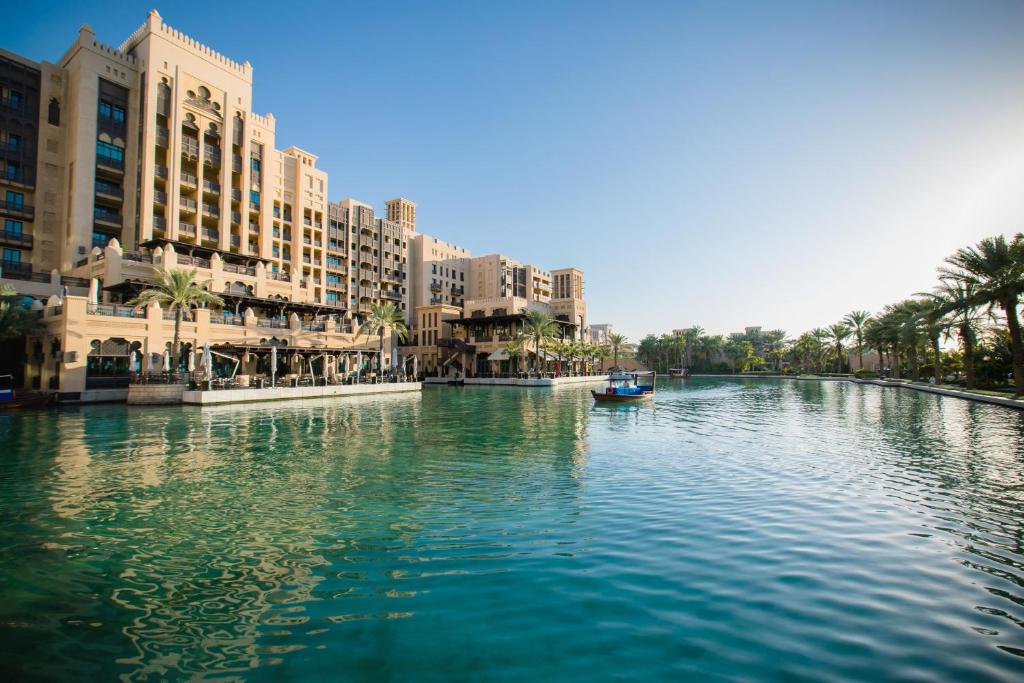 Jumeirah Mina Al Salam Dubai - Hotels with Pools in Dubai