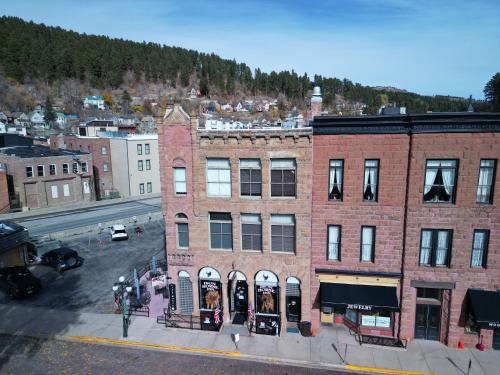 hotels with suites in South Dakota