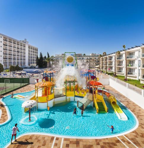 Globales Playa Estepona - Best Family Hotels in Marbella