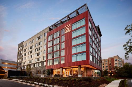 AC Hotel by Marriott Atlanta Perimeter - Best Pool Hotels in Atlanta, GA