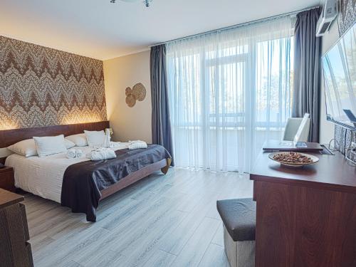 Holiday Beach Budapest Wellness Hotel with Sauna Park - Best Pool Hotels in Budapest